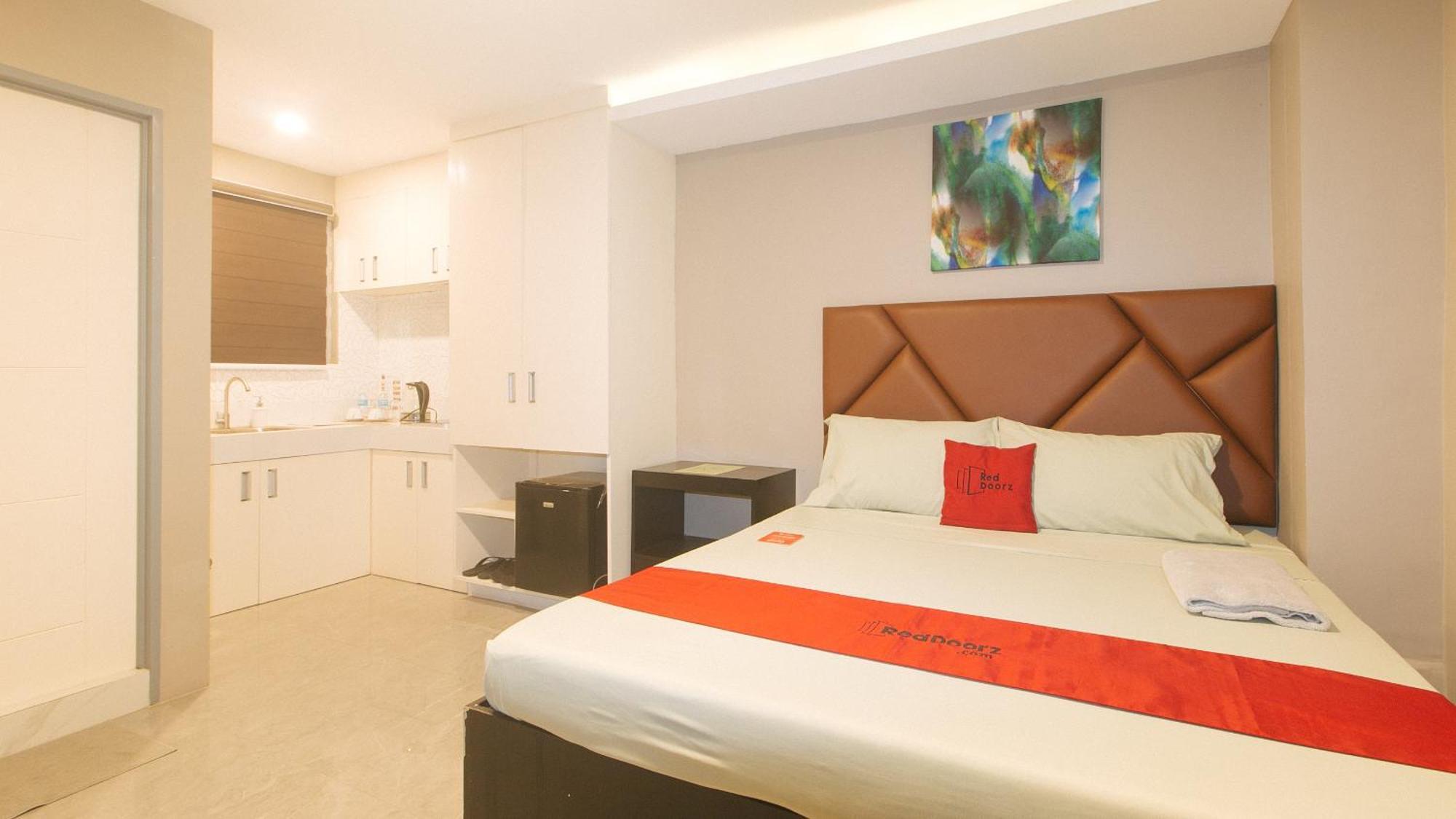 Reddoorz Plus At Seventy Five Inn Near Manila Airport Paranaque City Экстерьер фото