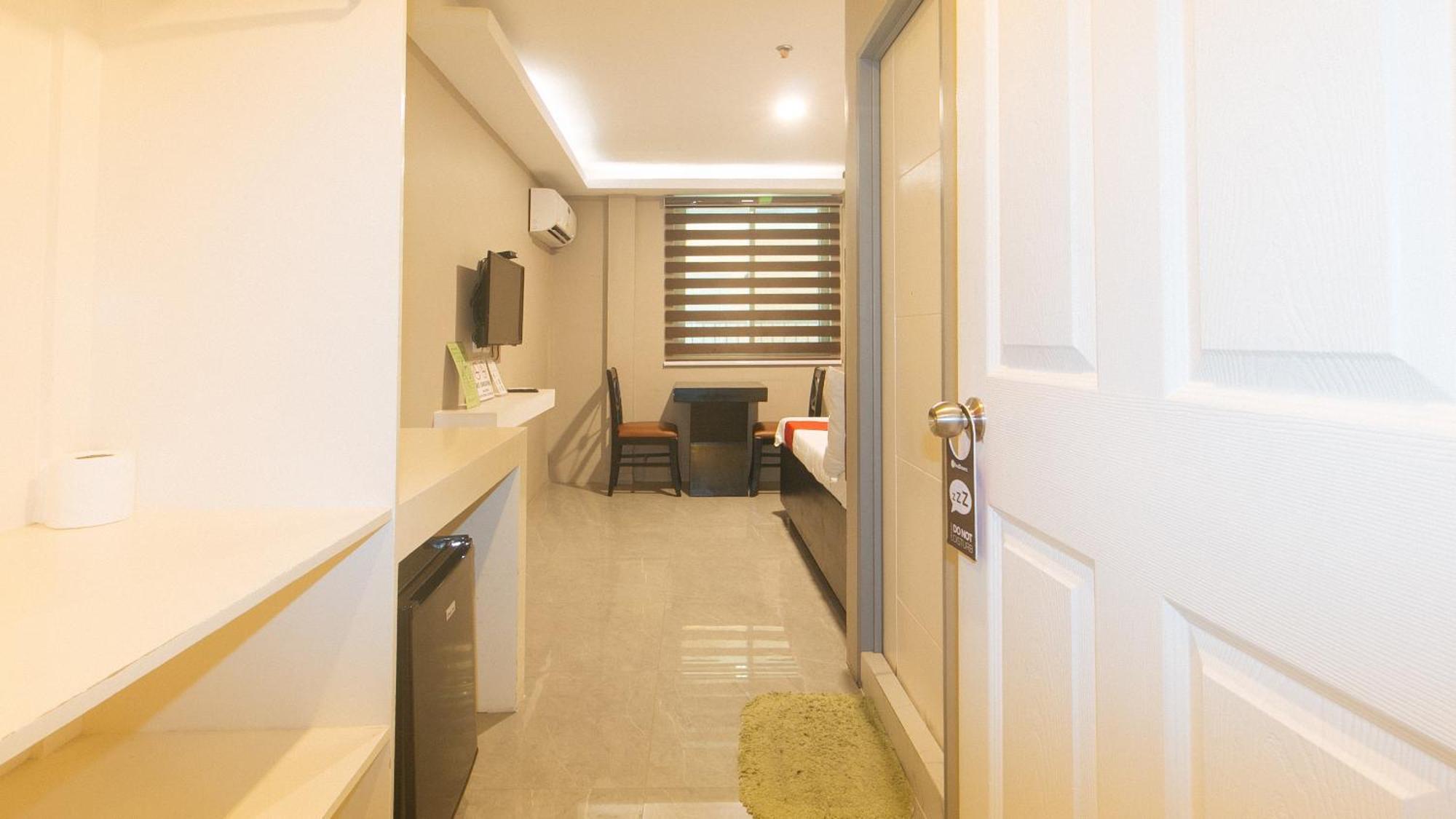 Reddoorz Plus At Seventy Five Inn Near Manila Airport Paranaque City Экстерьер фото