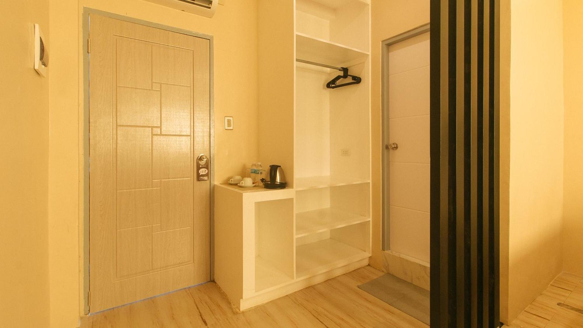 Reddoorz Plus At Seventy Five Inn Near Manila Airport Paranaque City Экстерьер фото