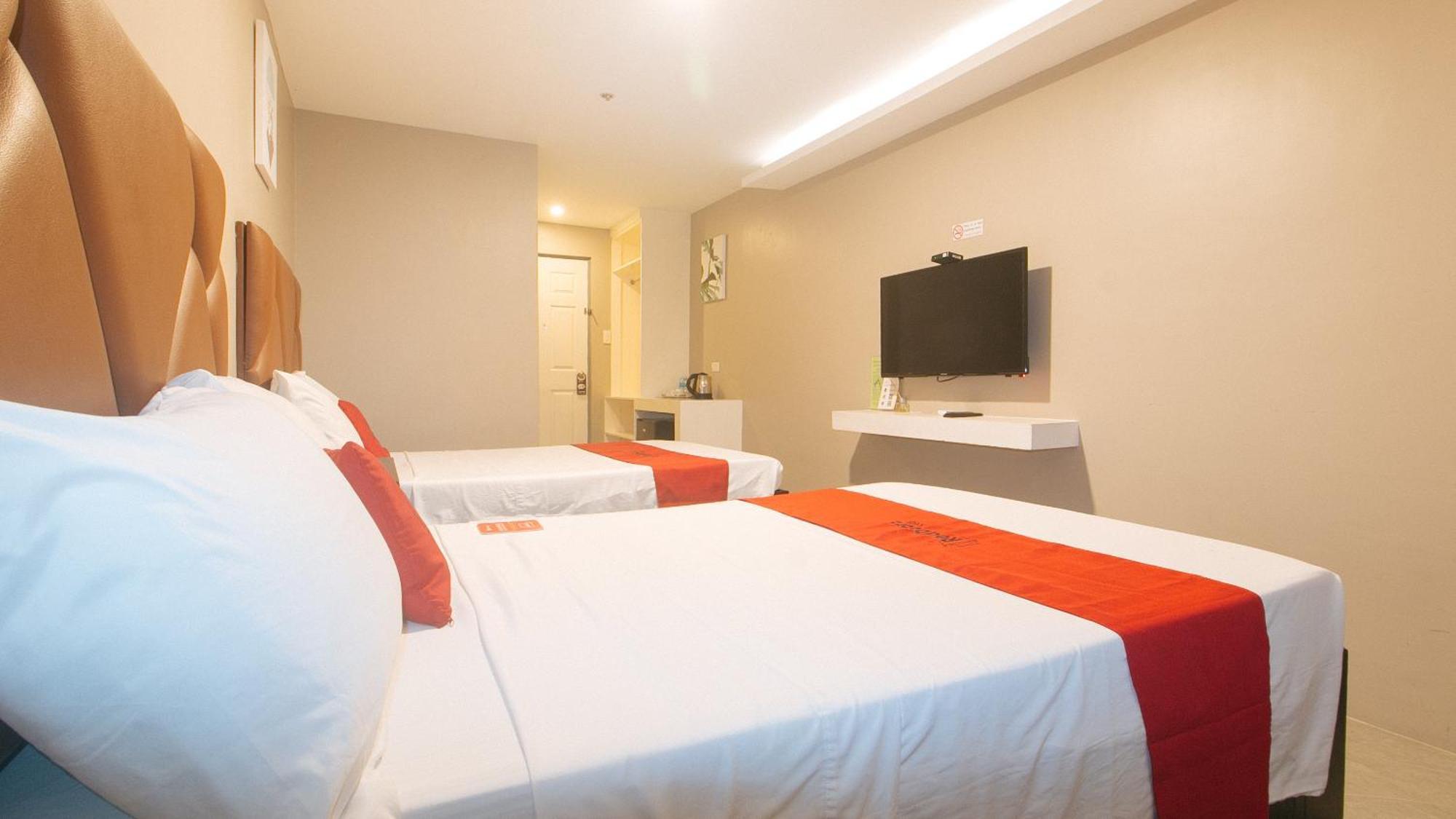 Reddoorz Plus At Seventy Five Inn Near Manila Airport Paranaque City Экстерьер фото