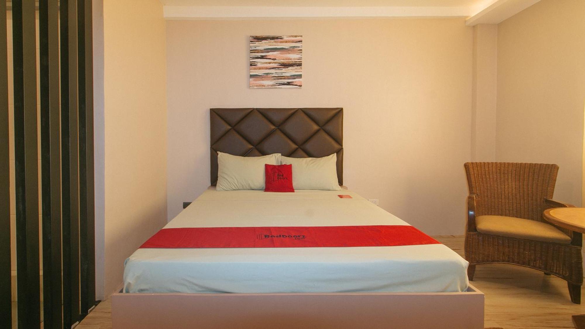 Reddoorz Plus At Seventy Five Inn Near Manila Airport Paranaque City Экстерьер фото