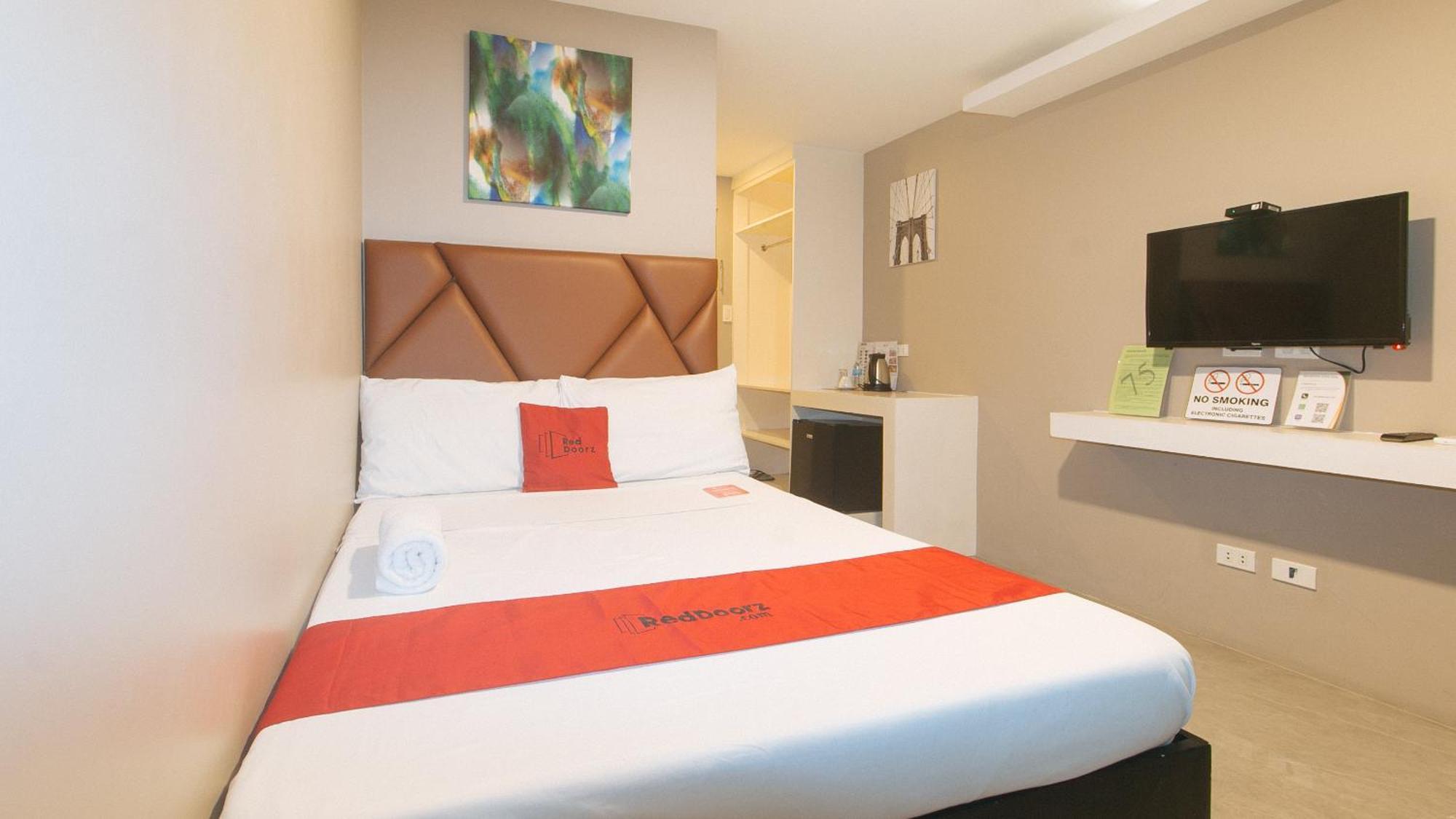 Reddoorz Plus At Seventy Five Inn Near Manila Airport Paranaque City Экстерьер фото