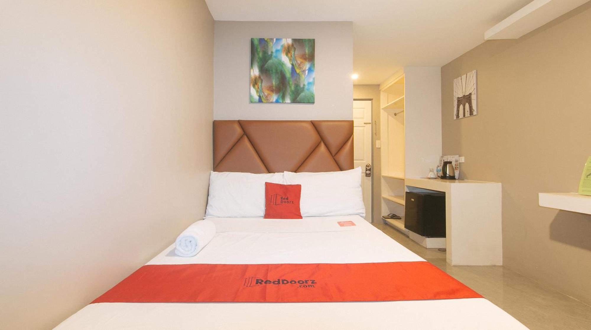 Reddoorz Plus At Seventy Five Inn Near Manila Airport Paranaque City Экстерьер фото