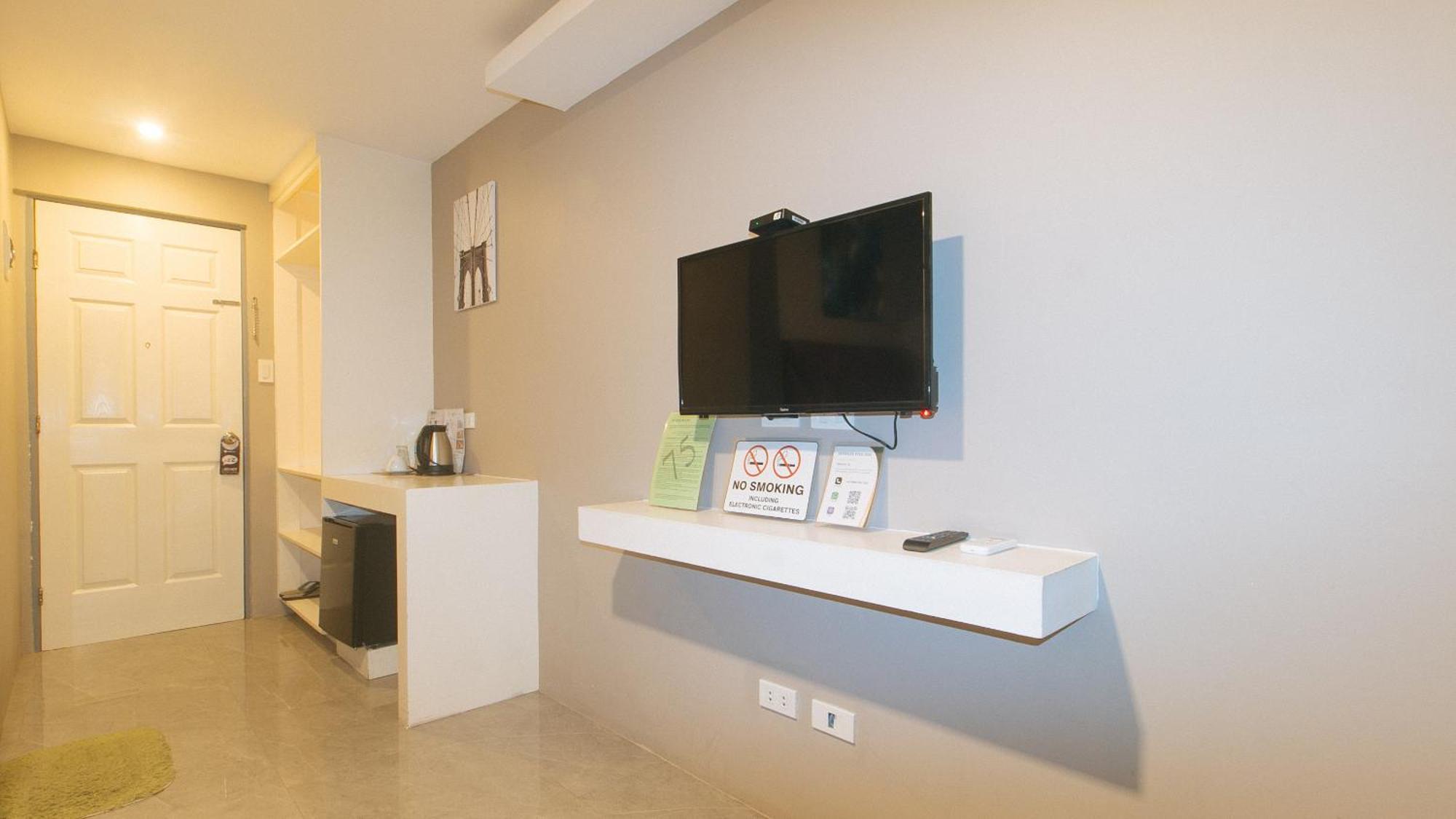 Reddoorz Plus At Seventy Five Inn Near Manila Airport Paranaque City Экстерьер фото