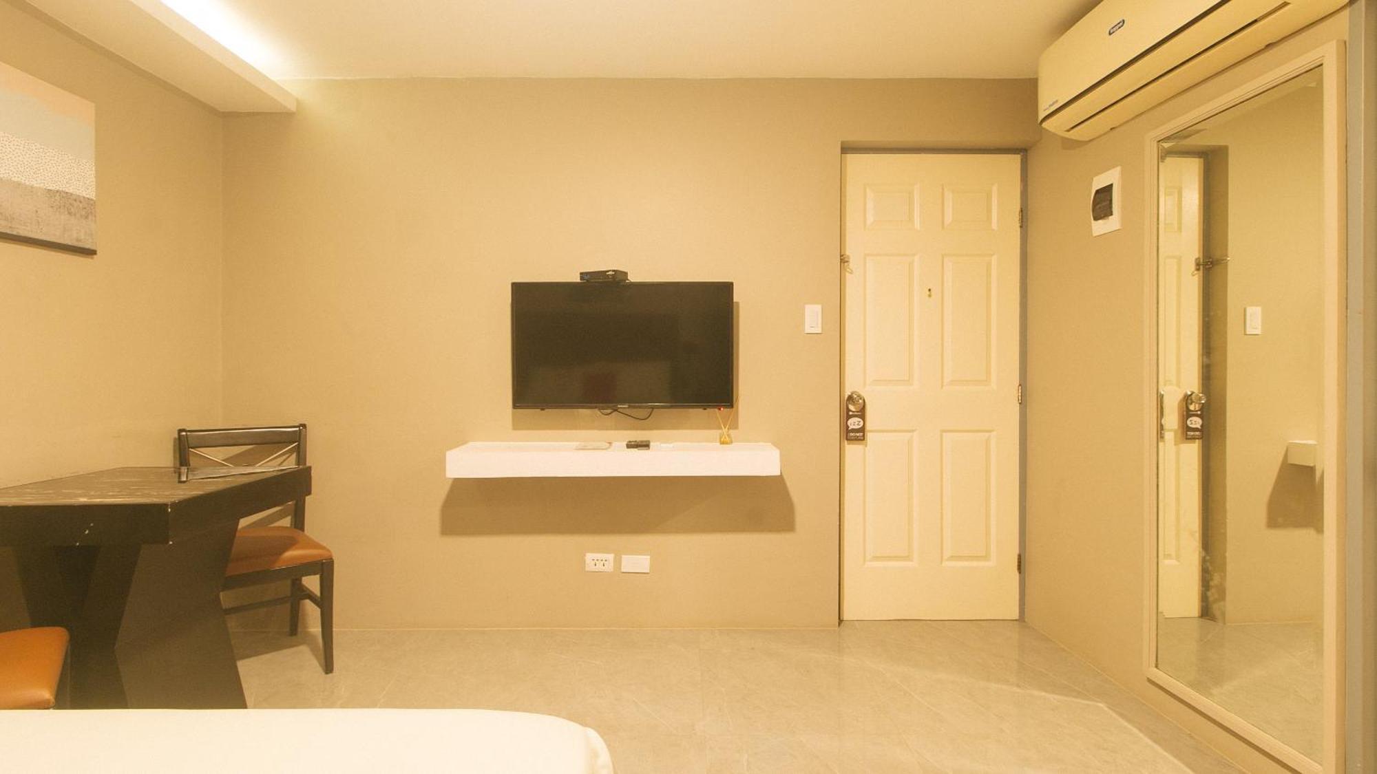 Reddoorz Plus At Seventy Five Inn Near Manila Airport Paranaque City Экстерьер фото